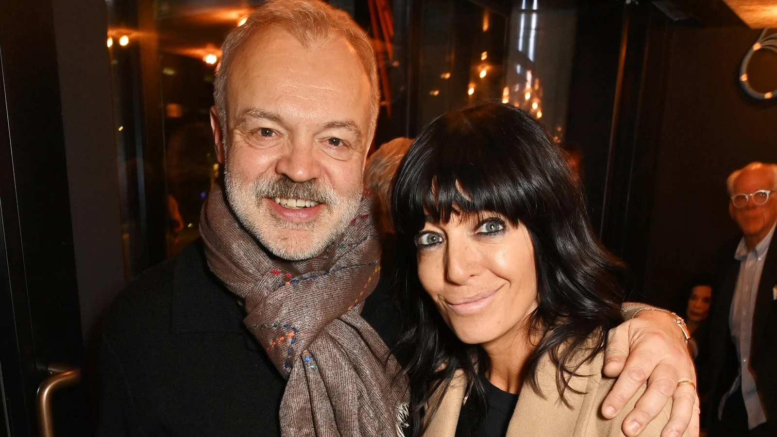 Claudia Winkleman hilser "kongen" Graham Norton fÃ¸r starten av hennes nye chat-show denne mÃ¥neden