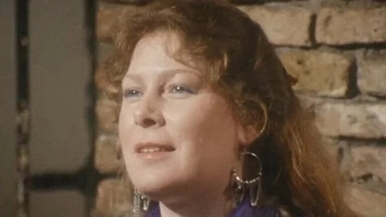 Den irske folkesangeren Dolores Keane dÃ¸r 72 Ã¥r gammel
    

