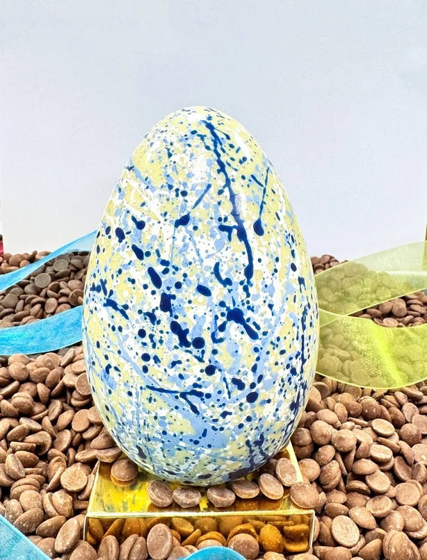 Et blåmalt påskeegg