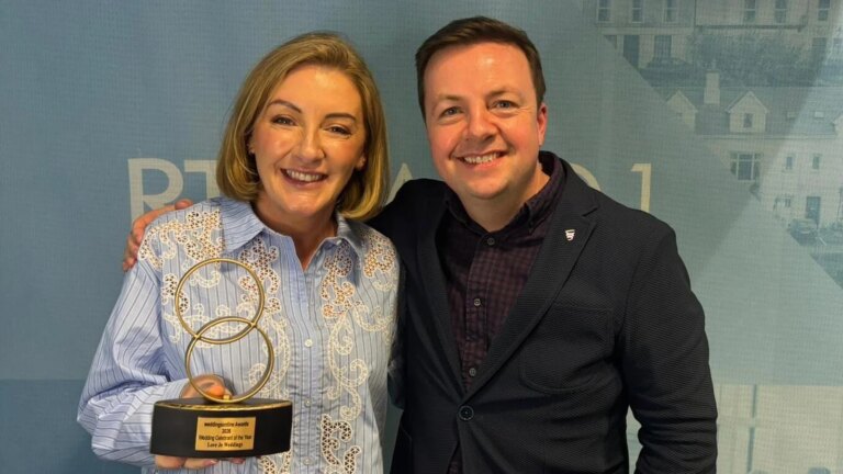 Jo McAteer ble kÃ¥ret til Ã¥rets bryllupsfeirer i Irland
    

