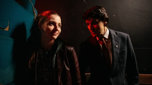Clara Crichton som Kate og Colin Morgan som Earl i Once Upon a Time in a Cinema