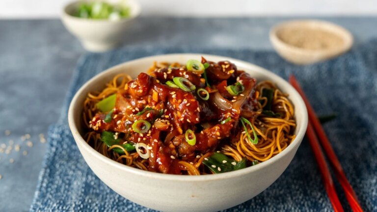 Eva Paus sprø Pekingbiff med stekte nudler
    

