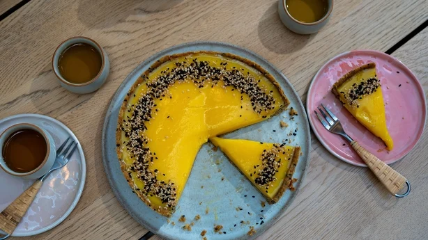 Svart sesam Yuzu terte