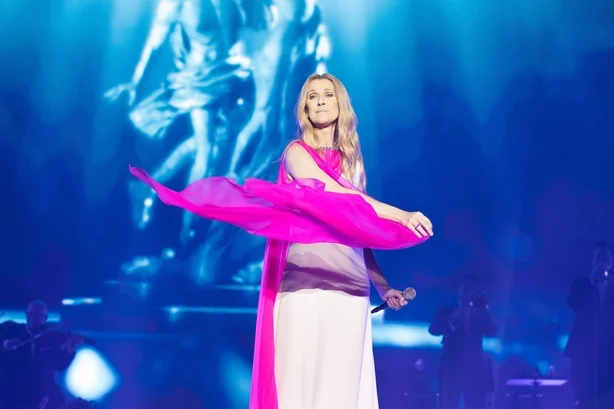 MACAU, KINA â€“ 29. JUNI: Sangerinnen Celine Dion opptrer pÃ¥ scenen i konsert pÃ¥ Cotai Strip Cotai Arena 29. juni 2018 i Macau, Kina. (Foto av Visual China Group via Getty Images)