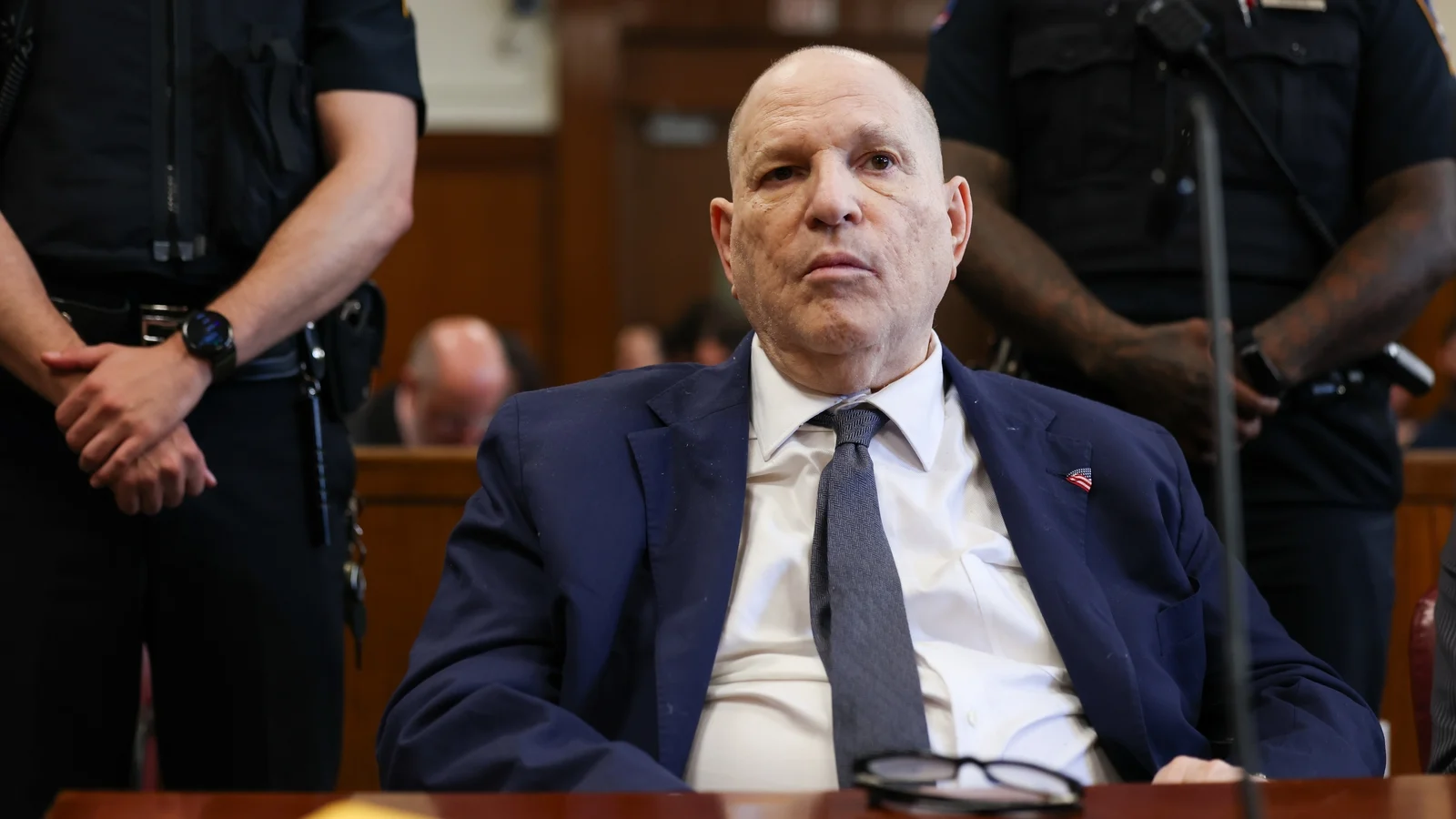 Harvey Weinsteins ny voldtektsrettssak begynner i New York