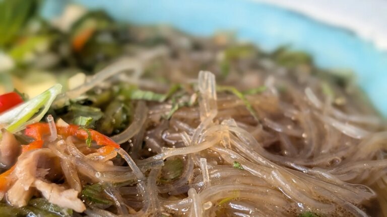 Mags Roches svinesuppe i asiatisk stil
    

