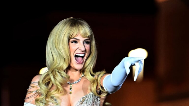 Meghan Trainor beklager til fansen da hun kansellerer turnÃ©en
    

