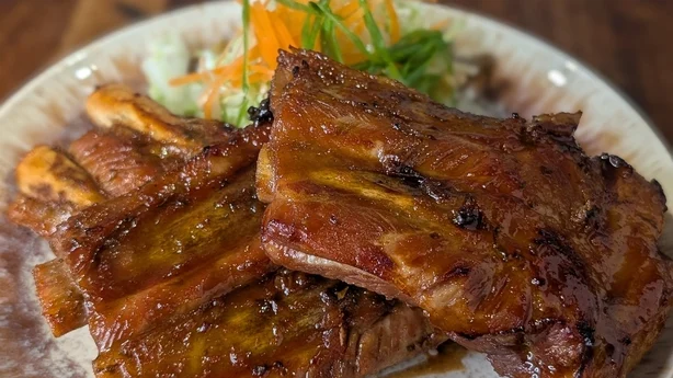 Ribbe i en saus