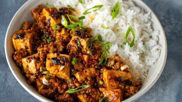 Eva Paus krydret svinekjøtt og tofu med jasminris