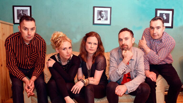 Se videoen til The Would Be sin nye sang, Dance Monkey Dance
    

