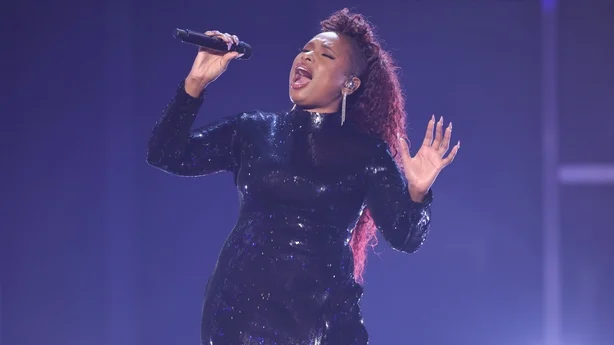 Jennifer Hudson synger pÃ¥ den 51. AFI Lifetime Achievement Award: A Tribute Celebrating Eddie Murphy pÃ¥ Dolby Theatre 18. april 2026 i Los Angeles, California. (Foto av Kevin Winter/Getty Images)