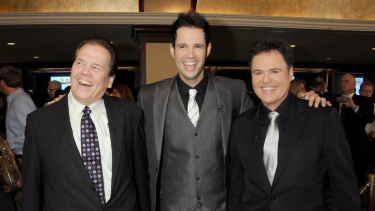 Donny Osmond hyller broren og 'beskytteren' Alan etter hans dÃ¸d, 76 Ã¥r
    

