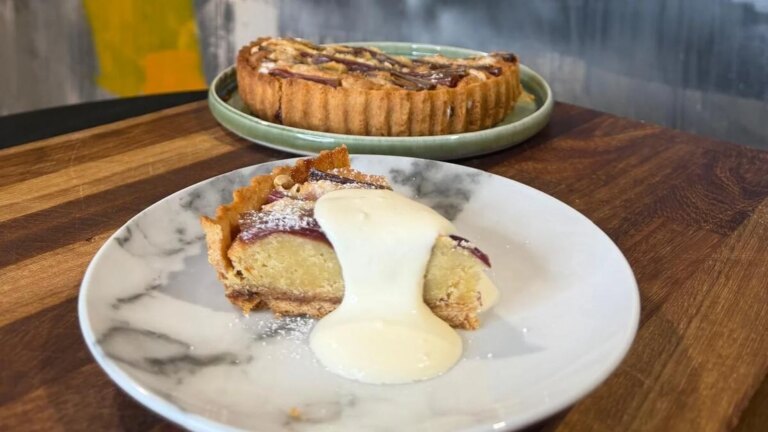 Kevin Dundons rabarbra- og ricotta-galette
    

