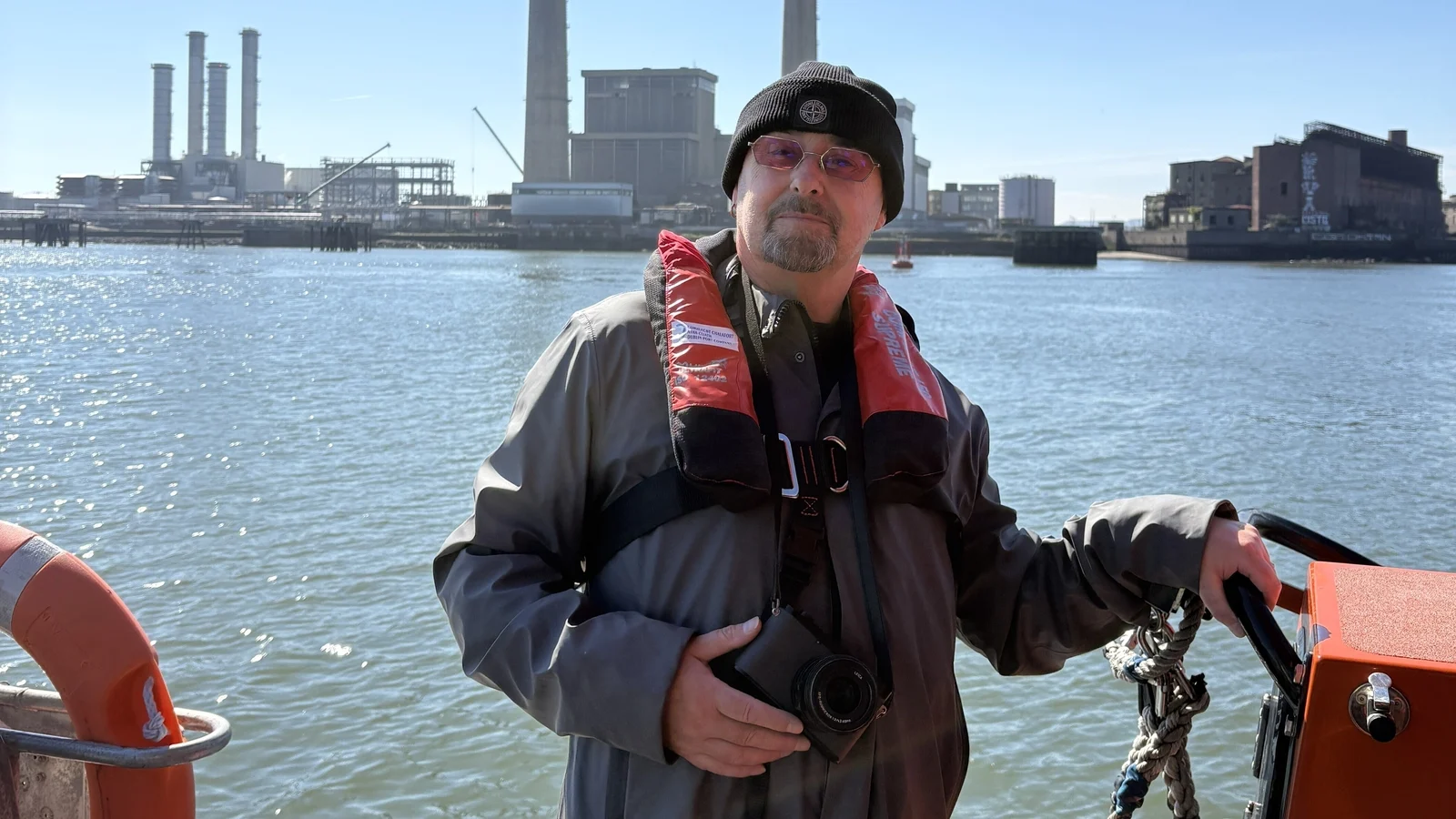 Wonder North Wall: Oasis-gitarist Bonehead tar en omvisning i Dublin Port