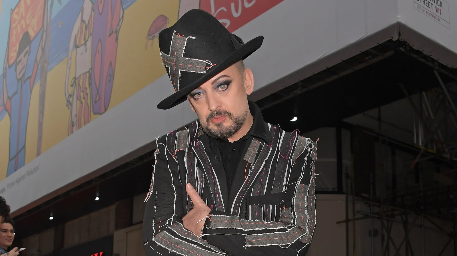 Boy George for Ã¥ lage en utstilling av seg selv i Newbridge
