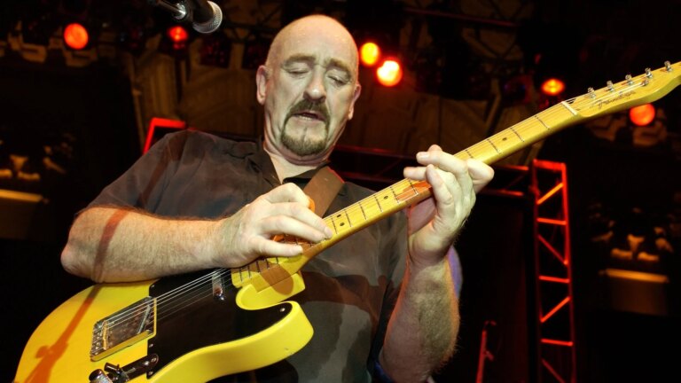 Dave Mason, trafikklegende og soloartist, dÃ¸r 79 Ã¥r gammel
    

