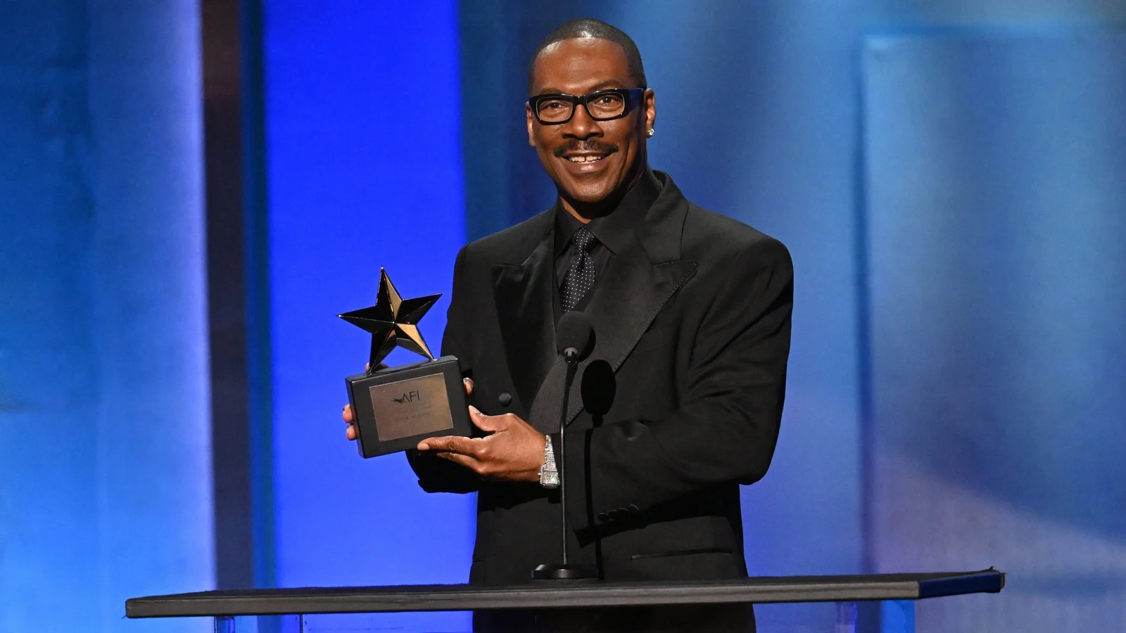 Eddie Murphy mottar American Film Institutes Life Achievement Award