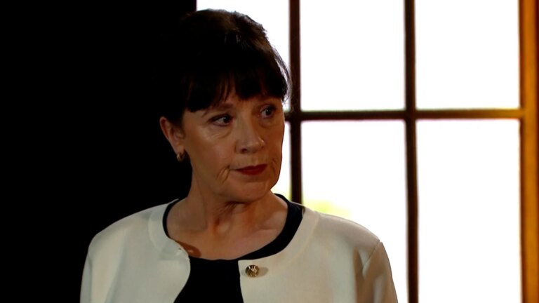 Fair City pÃ¥ torsdag: 'En forsendelse har blitt beslaglagt ...'
    

