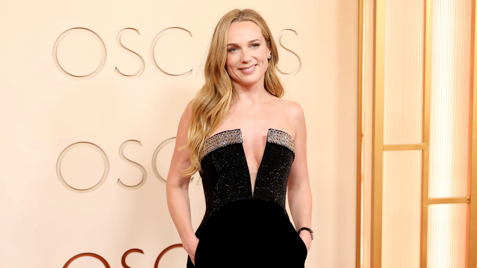 Kerry Condon skal spille hovedrollen i Netflix-serien basert pÃ¥ bestselger