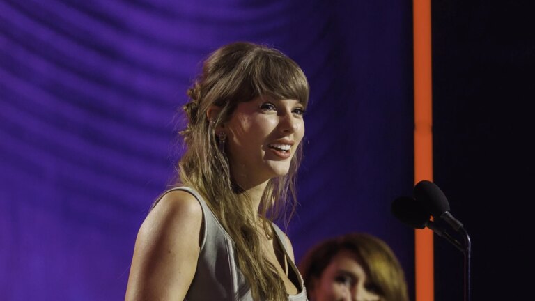 Taylor Swift leder nominasjonene til American Music Awards med Ã¥tte
    

