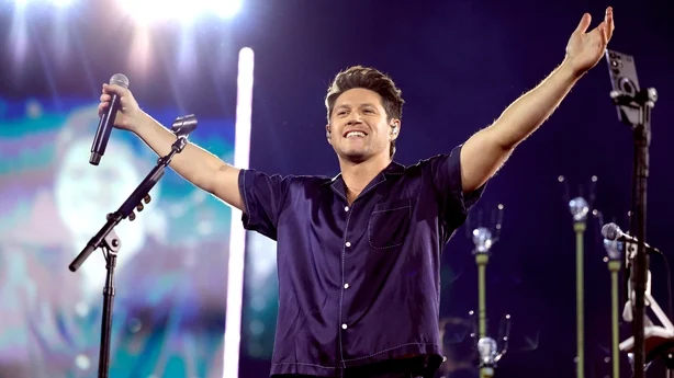Niall Horan opptrer på scenen under TikTok In The Mix på Sloan Park 10. desember 2023 i Mesa, Arizona. (Foto av Rich Fury/Getty Images for TikTok)