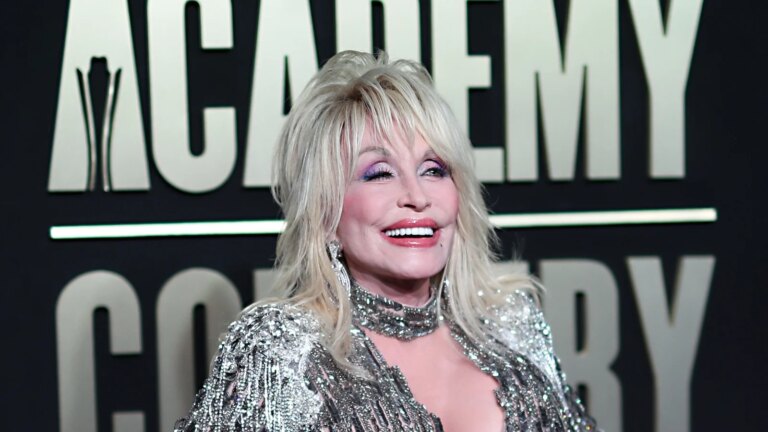 Dolly Parton kansellerer tidligere utsatt opphold i Las Vegas pÃ¥ grunn av helseproblemer
    

