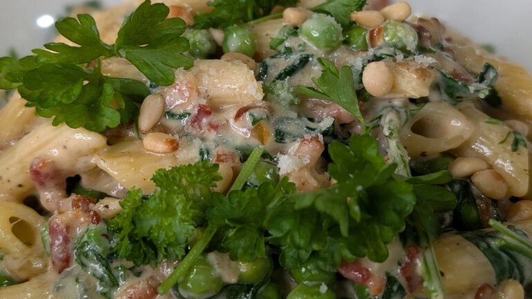 Trishas rigatoni med bacon og blÃ¥muggost
    


