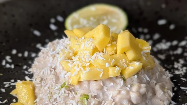 Kremet rispudding med kokos og mango