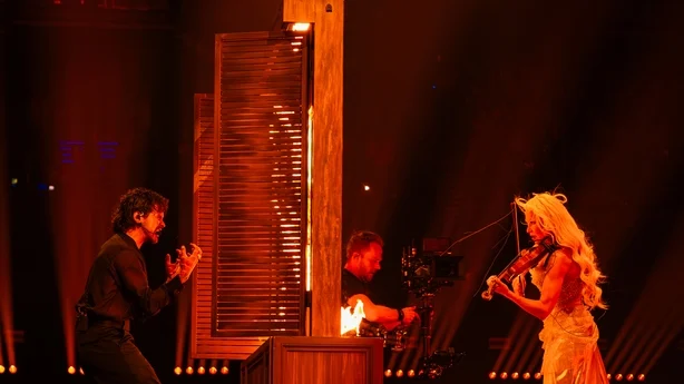 Linda Lampenius x Pete Parkkonen fremfÃ¸rer Liekinheitin for Finland under den fÃ¸rste semifinalen i Eurovision Song Contest pÃ¥ Wiener Stadthalle, Wien 2026