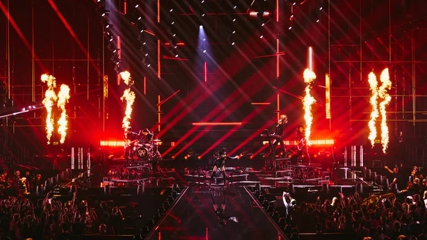 Alexandra CÄƒpitÄƒnescu fremfÃ¸rer Choke Me for Romania under den andre semifinalen i Eurovision Song Contest pÃ¥ Wiener Stadthalle, Wien