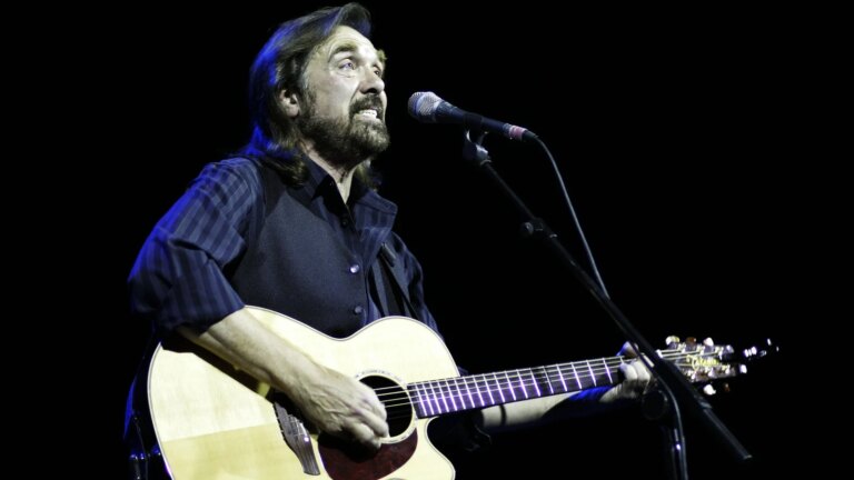 Dennis Locorriere, Dr Hook-sanger, dÃ¸r 76 Ã¥r gammel
    

