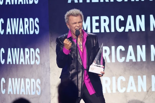 Billy Idol tar imot Lifetime Achievement Award ved The 52nd American Music Awards pÃ¥ MGM Grand Garden Arena 25. mai 2026 i Las Vegas. (Foto av Rich Polk/Dick Clark Productions via Getty Images)