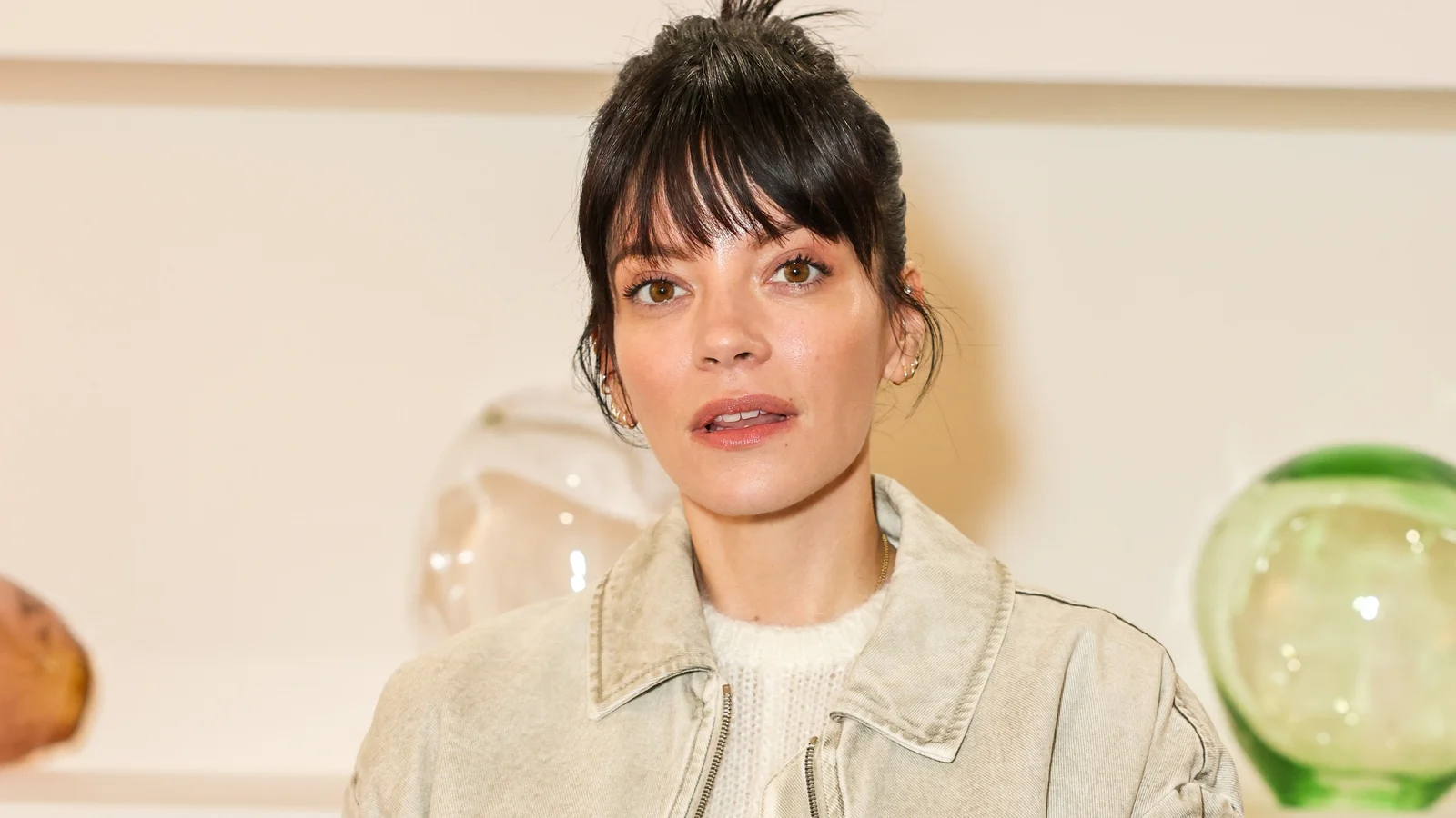 Lily Allen erter samarbeidet med Jade pÃ¥ remiks av Beg For Me