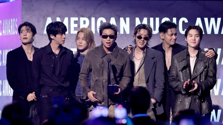 BTS vinner topp American Music Awards-utmerkelse for andre gang
    

