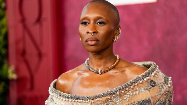 Cynthia Erivo forteller om 'lumsk' oppfatning av svarte kvinner etter tilbakeslag
    


