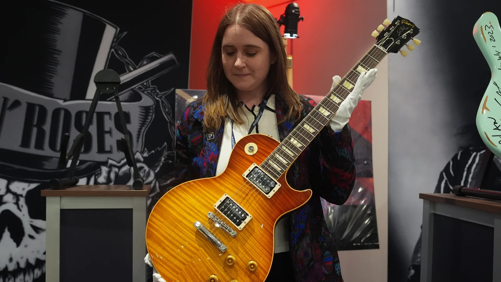 Guns N' Roses gitar fÃ¥r mer enn Â£230 000 pÃ¥ auksjon