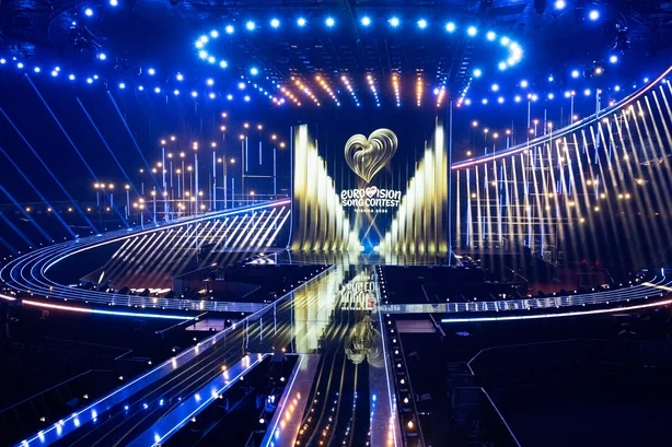 Et lysshow blir sett under den offisielle Ã¥pningen av scenen i Wiener Stadthalle fÃ¸r den 70. Eurovision Song Contest (ESC), i Wien, Ã˜sterrike 28. april 2026. (Foto: Joe Klamar / AFP)