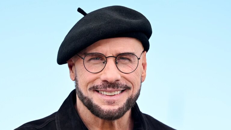 John Travolta er usikker pÃ¥ om han vil regissere igjen etter Cannes-debuten
    

