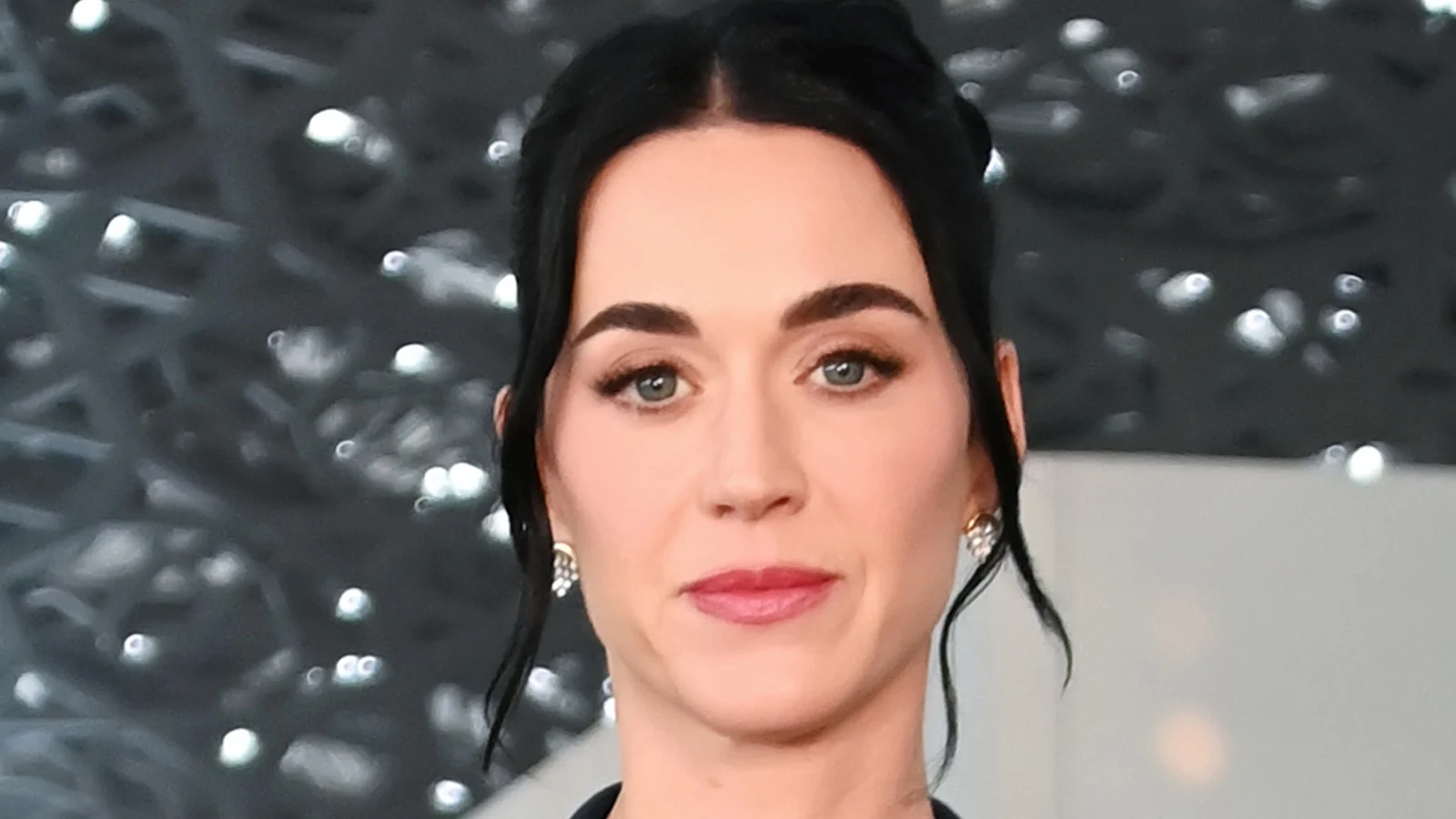 Katy Perry, Alanis Morissette og Michael BublÃ© blant verdensmesterskapets Ã¥pningsstjerner