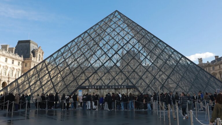 Louvre-ranet skal gjÃ¸res om til film
    

