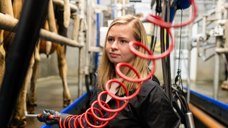 Oppdrett i 2026: "Jeg kan fÃ¥ neglene mine, jeg kan fÃ¥ brunfargen"
    


