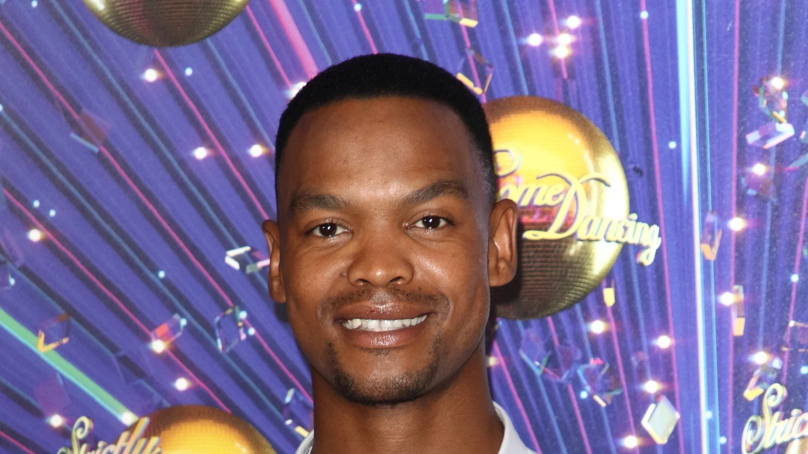 Strictly's Johannes sier han ikke henger opp danseskoene ennÃ¥