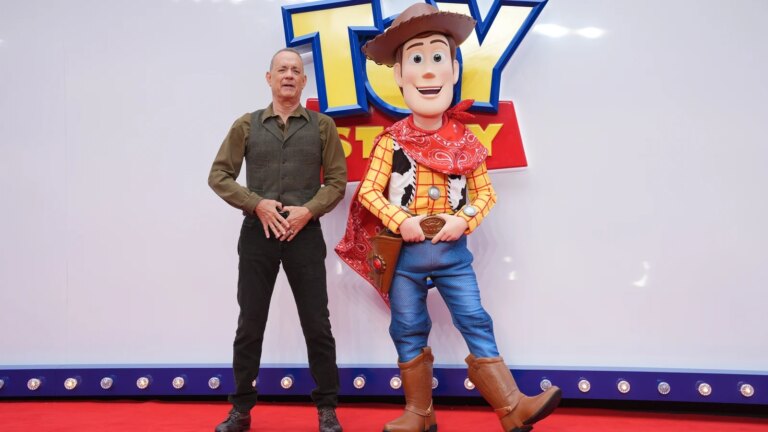Tom Hanks 'stilte ingen spÃ¸rsmÃ¥l' da han ble kontaktet for Toy Story 5
    

