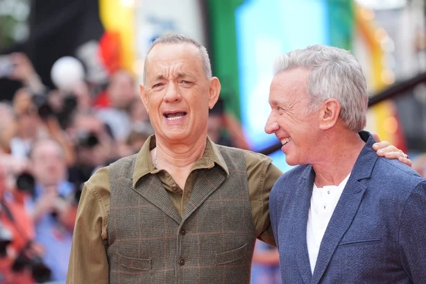 Tom Hanks (til venstre) og Tim Allen pÃ¥ et lanseringsarrangement for Toy Story 5, pÃ¥ Odeon Luxe pÃ¥ Leicester Square, sentrale London. Bildedato: torsdag 28. mai 2026. PA Foto. Bildekreditt bÃ¸r lese: Yui Mok/PA Wire