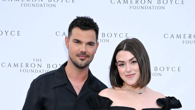 Skuespiller Taylor Lautner kunngjÃ¸r at kona Tay er gravid med en jente
    

