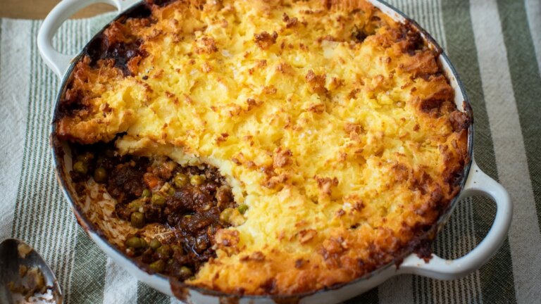 Mark's shepherd's pie med pecorino mos topping
    

