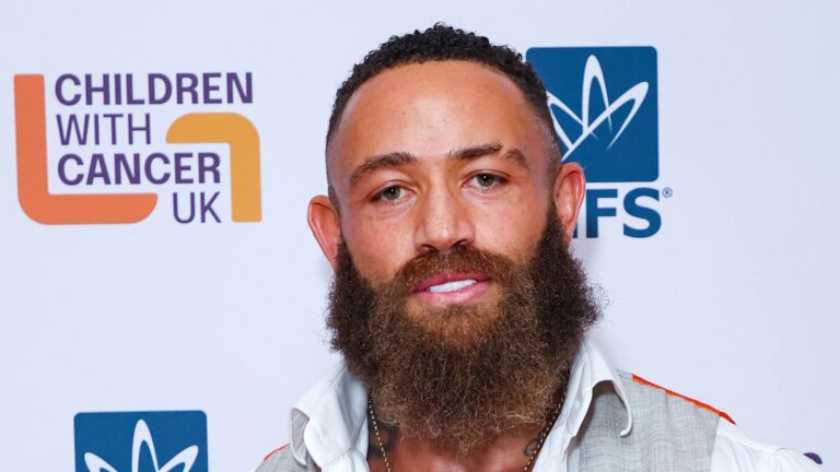 BBC tar Ashley Cain pÃ¥stander i sosiale medier pÃ¥ alvor
    

