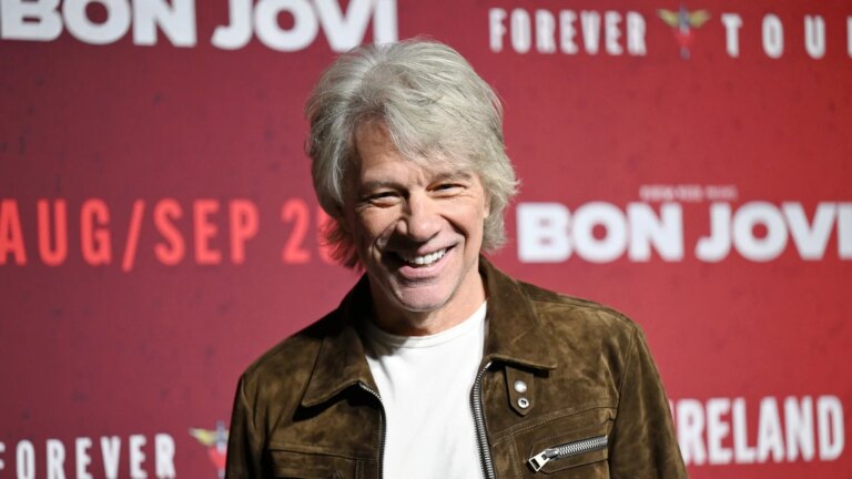 Jon Bon Jovi sier at bandet aldri tvilte pÃ¥ meg mens han forbereder seg pÃ¥ Ã¥ returnere til scenen
    

