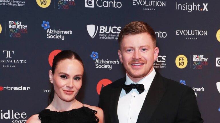 Gordon Ramsays datter Holly kunngjÃ¸r at hun venter en baby med Adam Peaty
    

