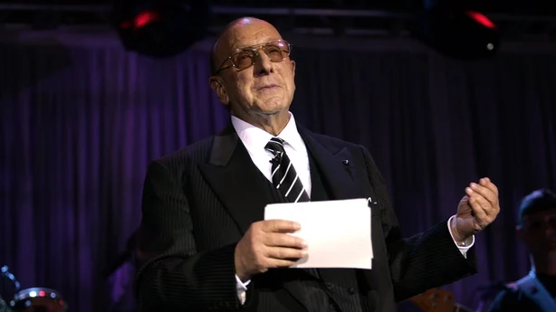 Clive Davis under Clive Davis' Pre-Grammy Awards Party 2005 pÃ¥ Beverly Hills Hotel i Beverly Hills, California, USA. (Foto av KMazur/WireImage for J Records)